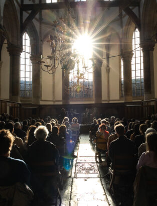 Oude Kerk Silence 44 low res 03 foto Maarten Nauw